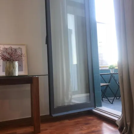 Audrey Apartment דירה *