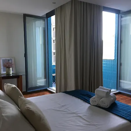 Audrey Apartment דירה *
