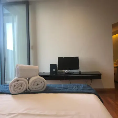 Audrey Apartment דירה